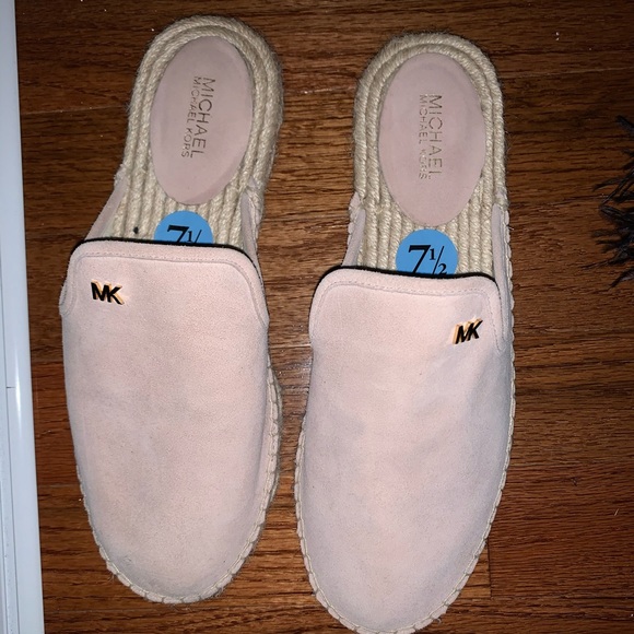 NWOT: Micheal Kors Pink Slip On Flats - Picture 2 of 4
